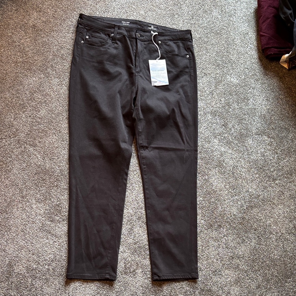 AG dark Black cropped Jeans brand new with tags. Soft stretchy size 32